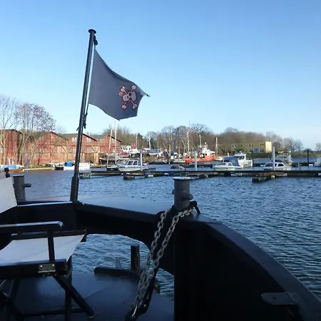 Botel Hausboot Dänholm *