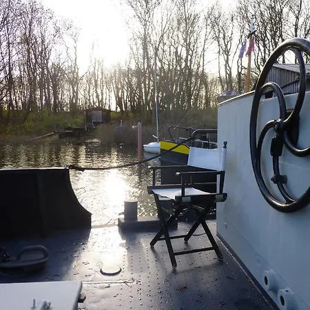 Hausboot Daenholm Bådhotel