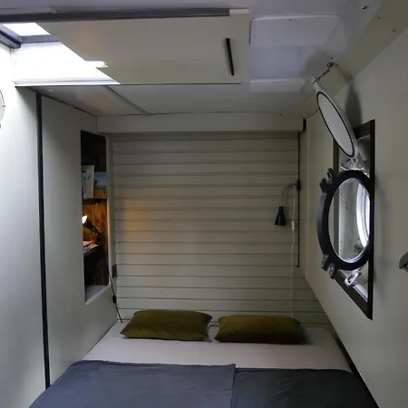 Hausboot Daenholm Botel Stralsund