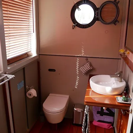 Hausboot Daenholm *