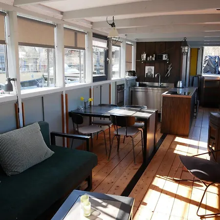 Hausboot Daenholm Stralsund