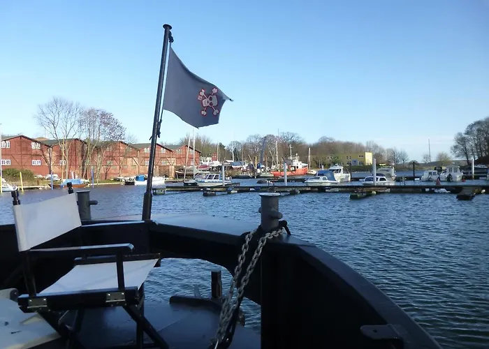 بوتيل Hausboot Daenholm *