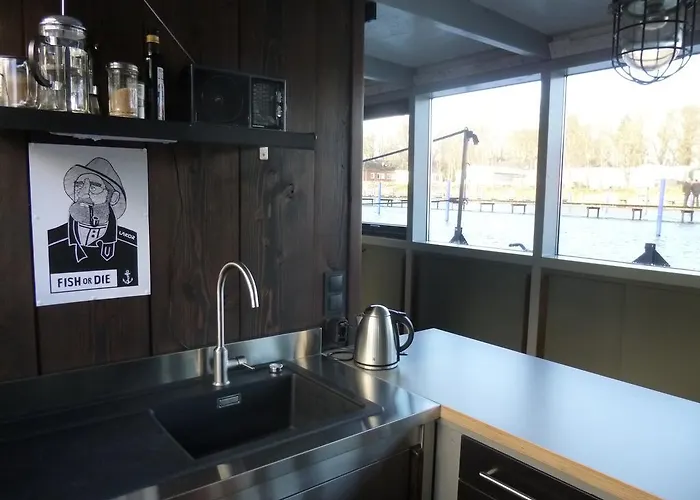 بوتيل Hausboot Daenholm