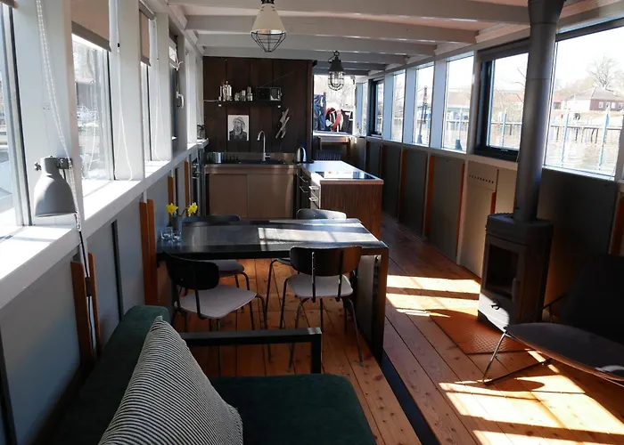 بوتيل Hausboot Daenholm *